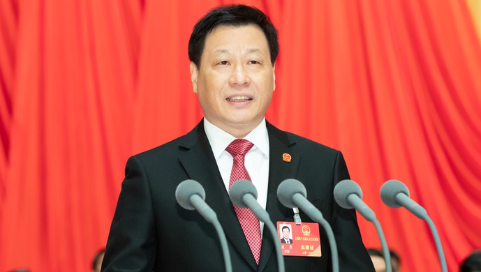  上海市第十五屆人民代表大會(huì)第三次會(huì)議今天上午開幕。上海市市長應(yīng)勇作《政府工作報(bào)告》。