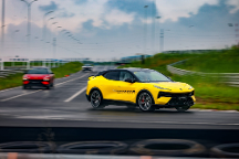 走進(jìn)路特斯全球智能工廠，探尋首款純電超跑SUV Eletre的極致基因